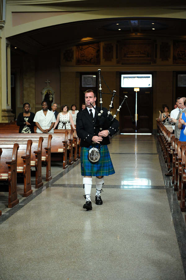 Bagpiper plays down the aisle - wedding photo by Kenny Nakai Photography